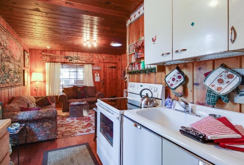 Country Cottage by the Lake image 13