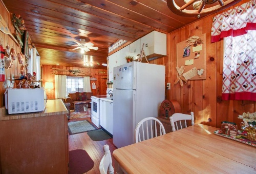 Country Cottage by the Lake image 15