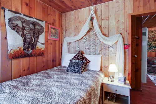 Country Cottage by the Lake image 5